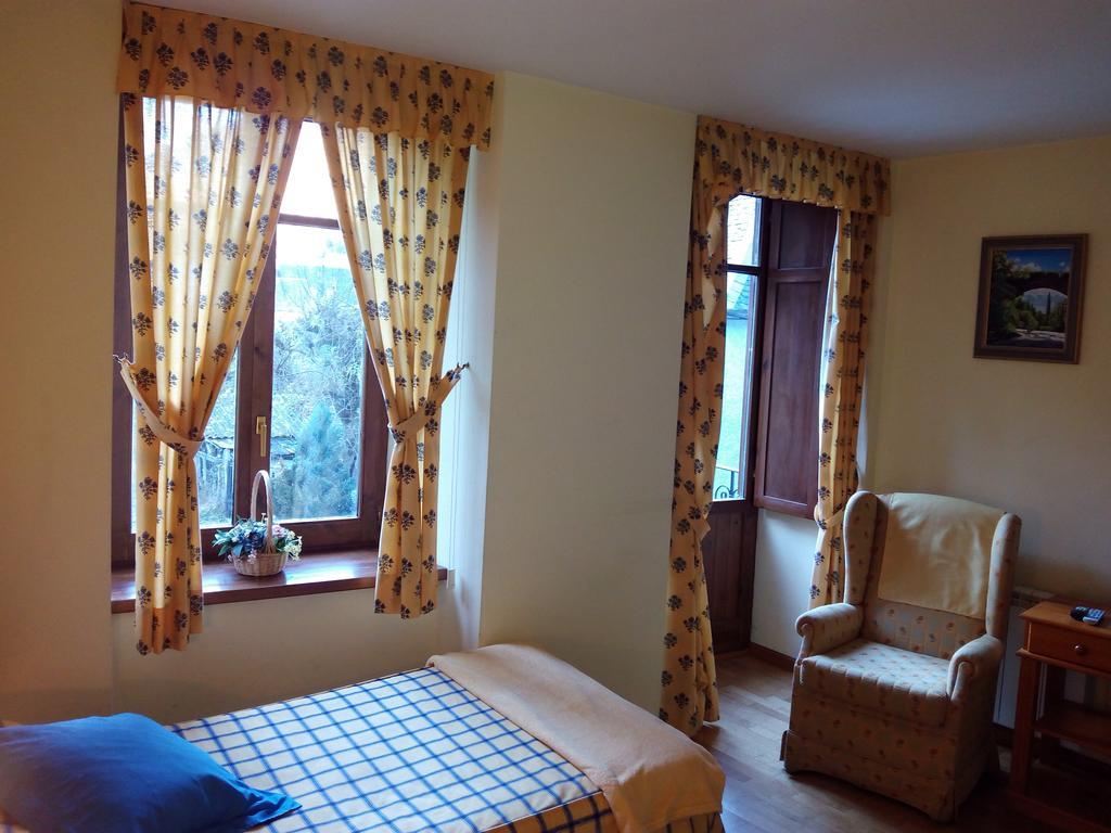 Hotel Casa Es Neres Les Zewnętrze zdjęcie