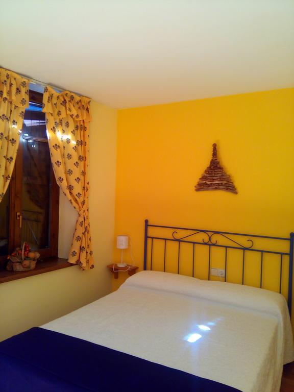Hotel Casa Es Neres Les Zewnętrze zdjęcie